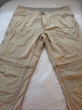 Mountain Hardwear Women’s Convertible Cargo Pants - Tan